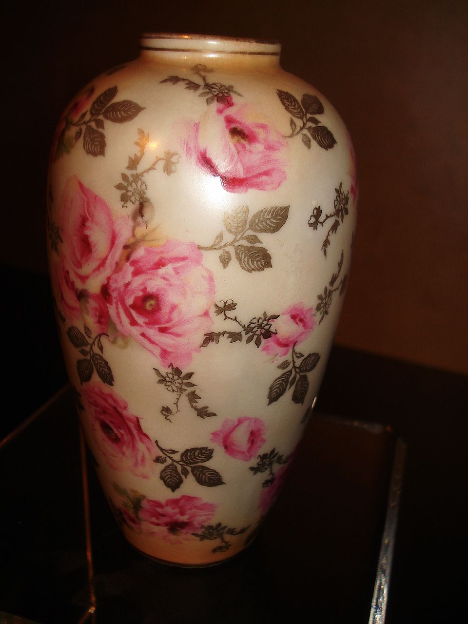Prussia Vase Mold910 Scattered Pink Roses Prussia Vase Mold910 Scattered Pink Roses