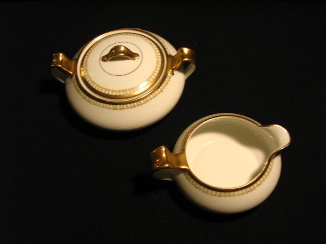 Haviland & Co. Limoges Sugar Bowl and Creamer Set Art Deco Style Haviland & Co. Limoges Sugar Bowl and Creamer Set Art Deco Style