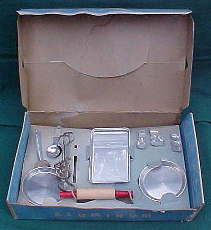 Unused Vintage Child Doll Welker Ware Aluminum Cooking Set In Box Unused Vintage Child Doll Welker Ware Aluminum Cooking Set In Box