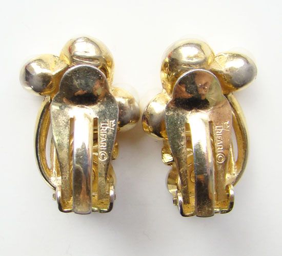 Vintage Crown Trifari Faux Pearl Goldtone Clip Earrings Classic Vintage Crown Trifari Faux Pearl Goldtone Clip Earrings Classic