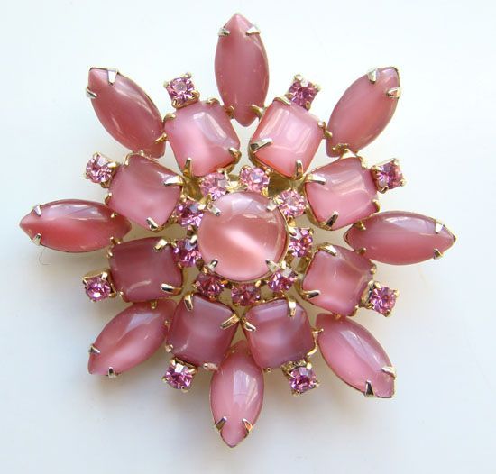 Vintage Petal Pink Pearly Art Glass Rhinestone Brooch Unsigned Vintage Petal Pink Pearly Art Glass Rhinestone Brooch Unsigned