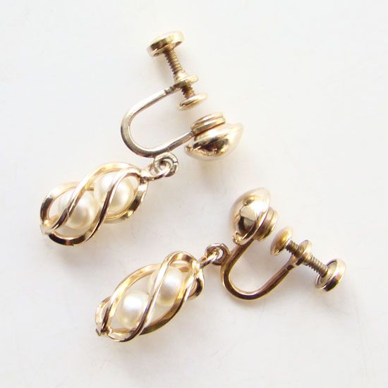 Vintage Gold Filled 1/20 12KT Earrings Screw Back Simulated Pearls Vintage Gold Filled 1/20 12KT Earrings Screw Back Simulated Pearls