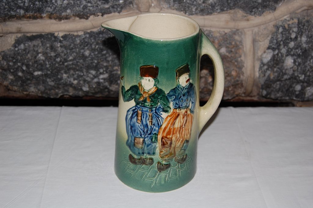 Early 1900's Roseville Dutch Art Pottery Holland Stein Set Early 1900's Roseville Dutch Art Pottery Holland Stein Set
