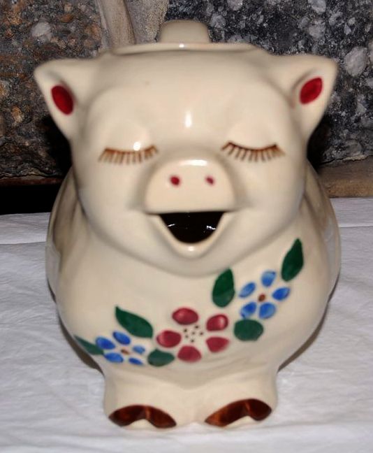 Vintage Shawnee Pottery "Smiley" Pig Pitcher Vintage Shawnee Pottery "Smiley" Pig Pitcher