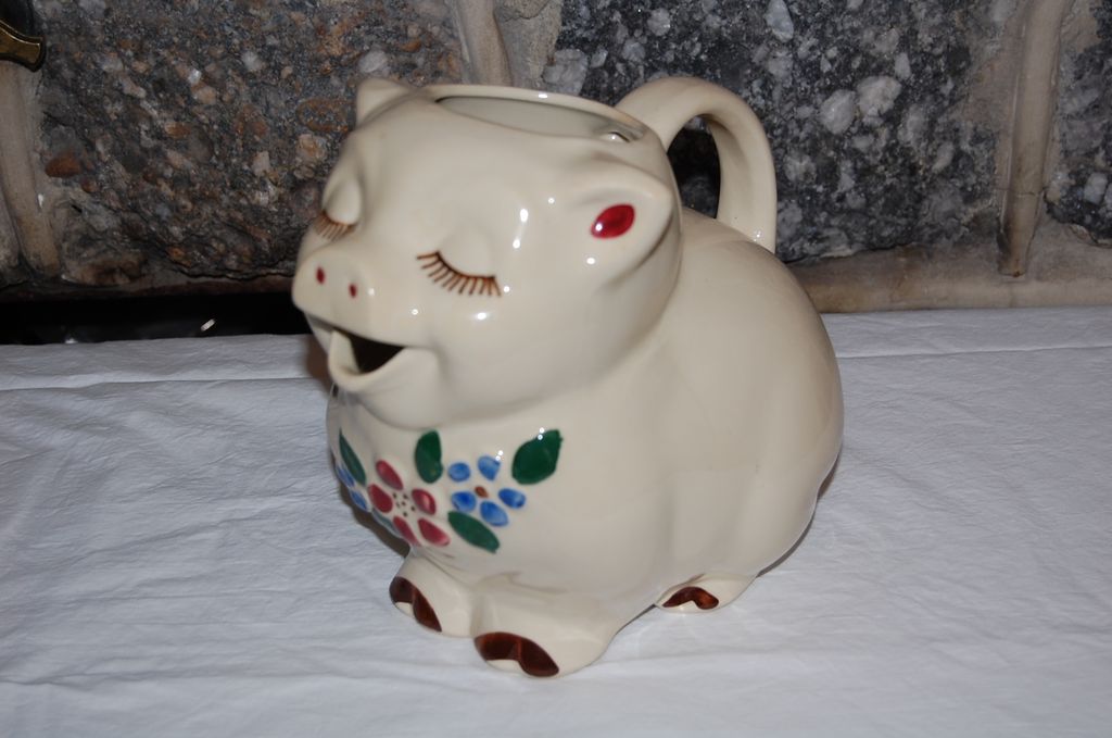 Vintage Shawnee Pottery "Smiley" Pig Pitcher Vintage Shawnee Pottery "Smiley" Pig Pitcher