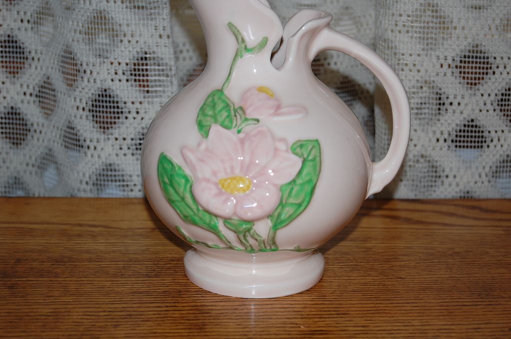 Vintage Hull Pottery Pink "Magnolia" Gloss Ewer Pitcher Vintage Hull Pottery Pink "Magnolia" Gloss Ewer Pitcher