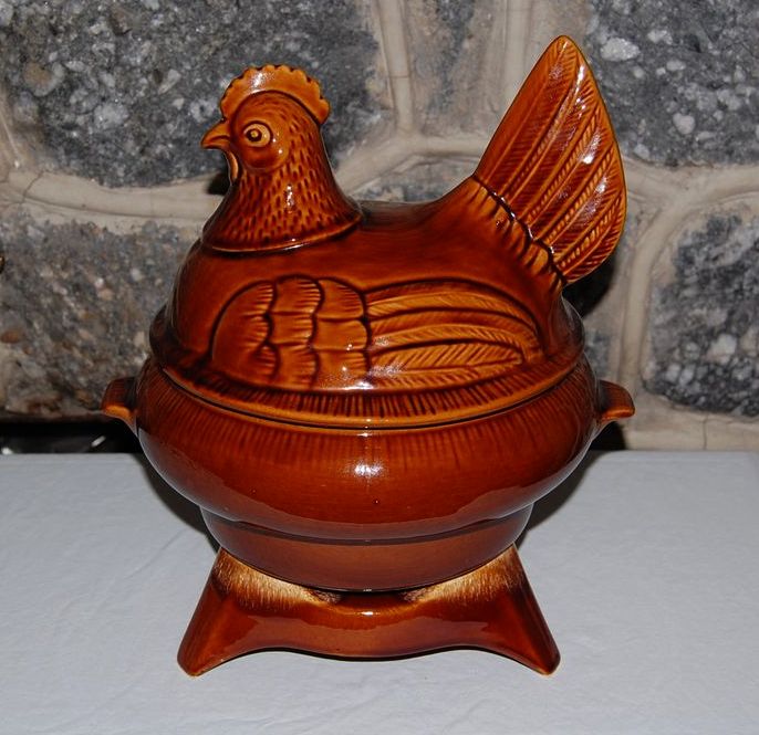 Vintage Brown Drip Hull Pottery Chicken Roaster with Warmer Vintage Brown Drip Hull Pottery Chicken Roaster with Warmer