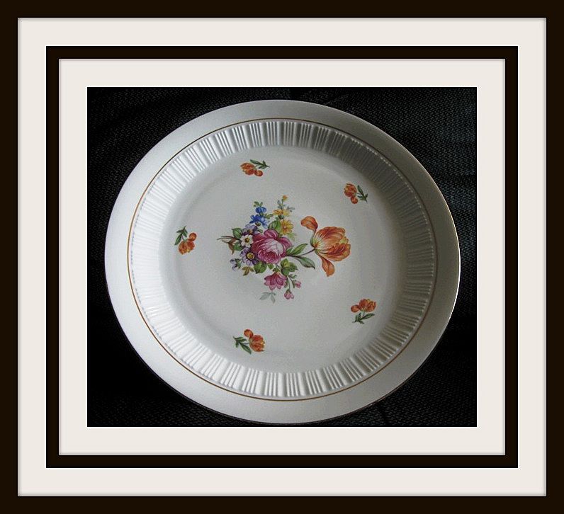 Henneberg Porzellan Pedestal Cake Salver Henneberg Porzellan Pedestal Cake Salver