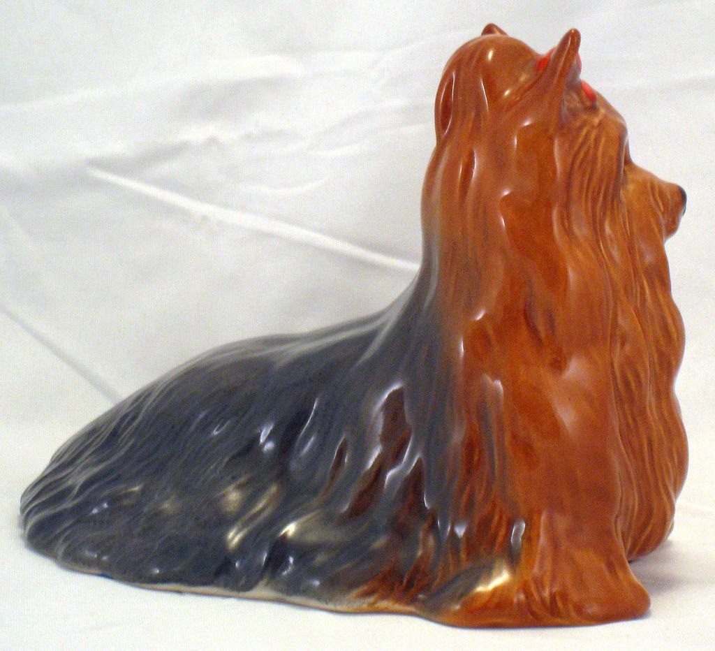 Yorkshire Terrier with long hair - Beswick dog Figurine - 1944 Yorkshire Terrier with long hair - Beswick dog Figurine - 1944