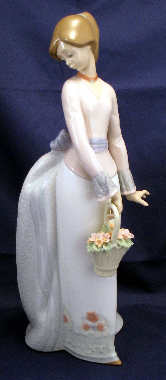 Lladro "Basket of Love " Figurine # 07622 or 01007622 Lladro "Basket of Love " Figurine # 07622 or 01007622