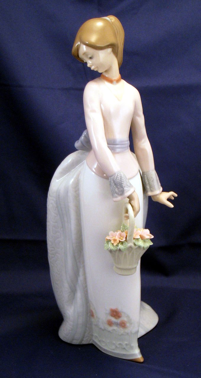 Lladro "Basket of Love " Figurine # 07622 or 01007622 Lladro "Basket of Love " Figurine # 07622 or 01007622