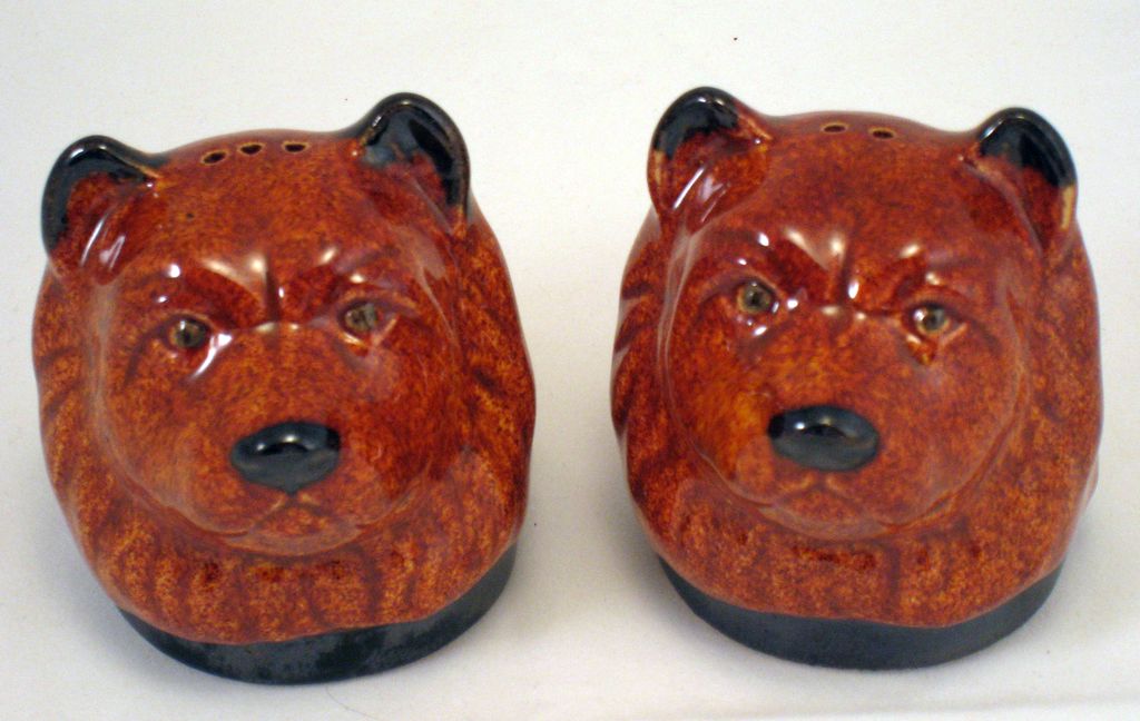 Rosemeade Chow dog salt pepper set - Dakota pottery Rosemeade Chow dog salt pepper set - Dakota pottery