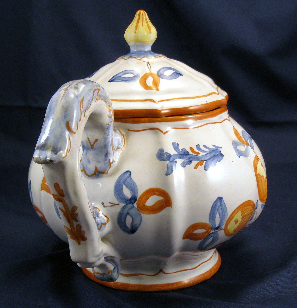 Majolica Matricardi Ascoli Piceno Italia Italy orange fruit teapot Majolica Matricardi Ascoli Piceno Italia Italy orange fruit teapot