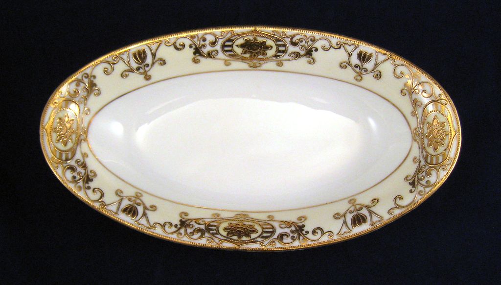 Noritake Christmas Ball Gold & White Small Serving Oval Bowl dish 175 16034 Noritake Christmas Ball Gold & White Small Serving Oval Bowl dish 175 16034