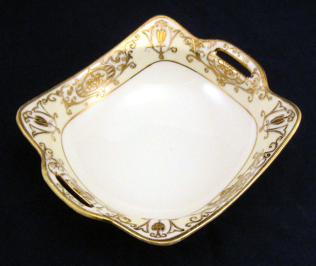Noritake Christmas Ball Gold & White Small Square Bowl dish 175 16034 Noritake Christmas Ball Gold & White Small Square Bowl dish 175 16034