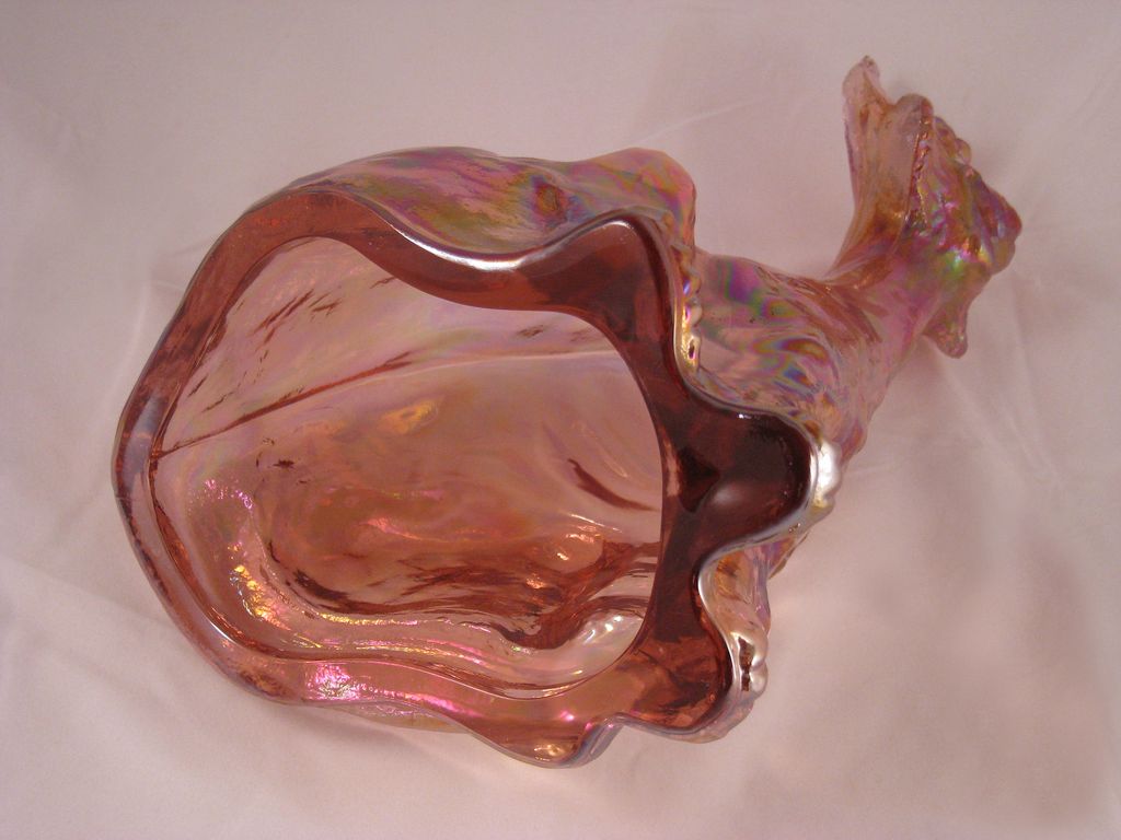 Fenton Glass Alley Cat - Dusty Rose Iridescent Fenton Glass Alley Cat - Dusty Rose Iridescent