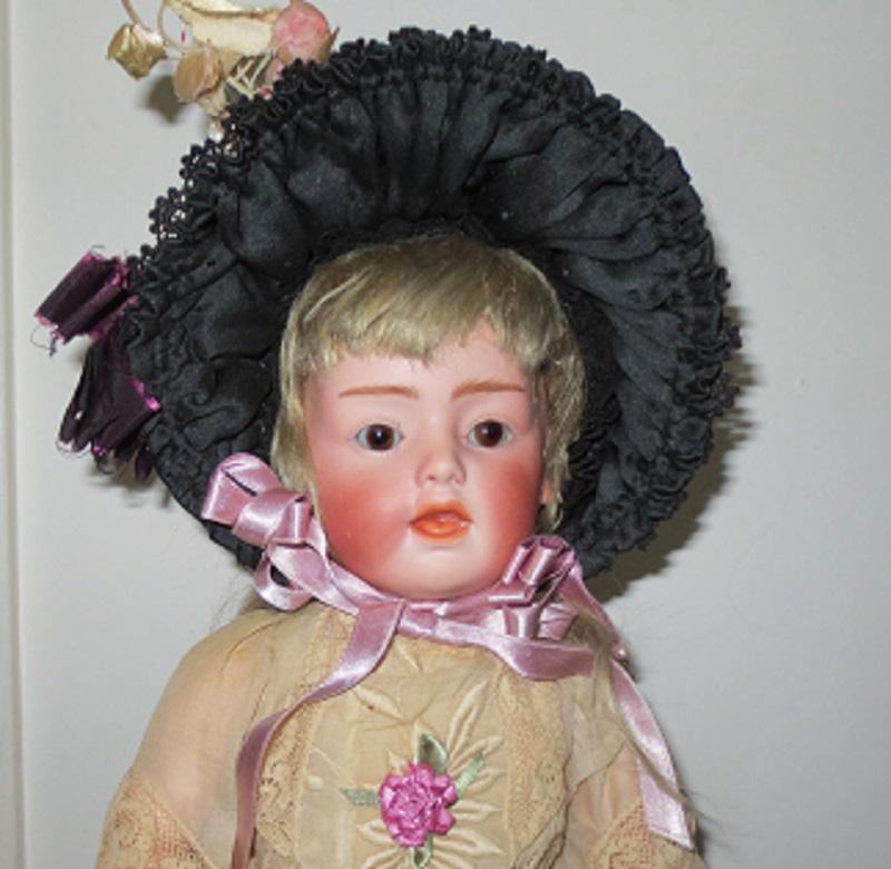 Rare Heubach 7660 -16", one of the numbers called singing girl Rare Heubach 7660 -16", one of the numbers called singing girl