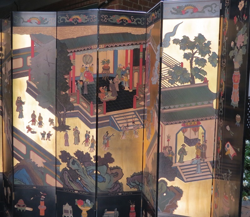Huge Antique 8 Panel Black Lacquer Chinese Carved Gilt Decorated Screen Huge Antique 8 Panel Black Lacquer Chinese Carved Gilt Decorated Screen