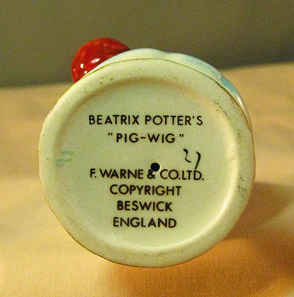 Beatrix Potter Figure Pig-Wig - Black Pig Beatrix Potter Figure Pig-Wig - Black Pig