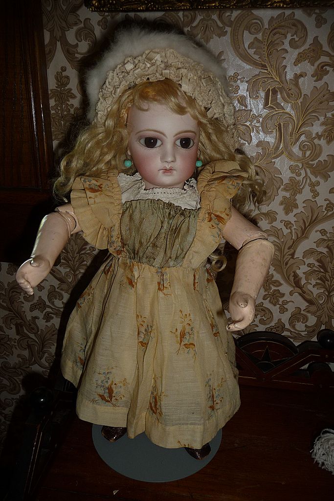ANTIQUE DOLL DRESSES The Dress Shop