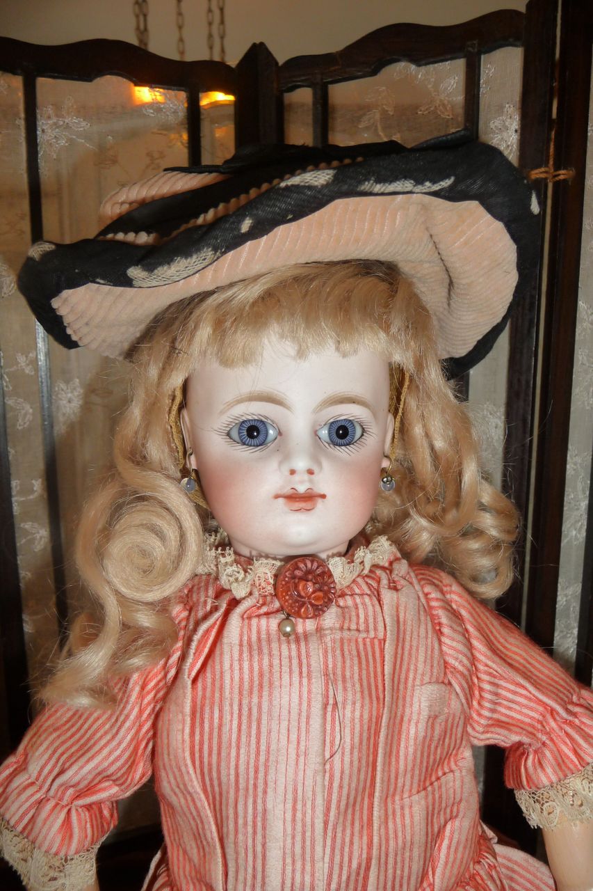Charming small size antique corduroy bonnet Charming small size antique corduroy bonnet