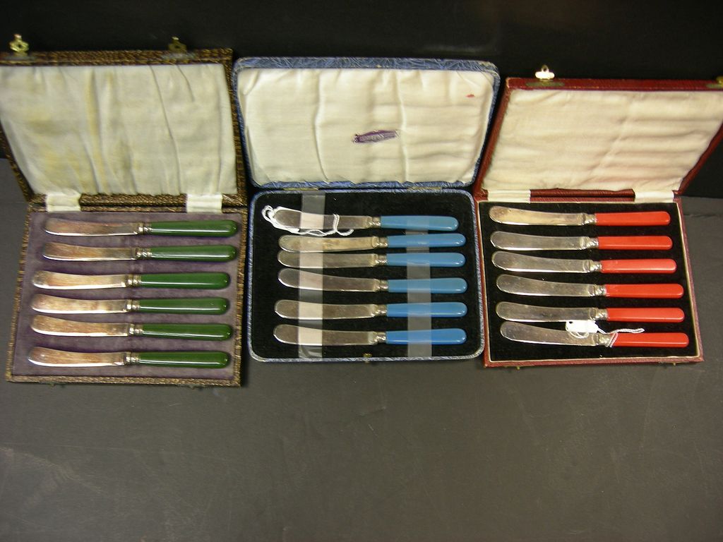 English Set of Bakelite Knives English Set of Bakelite Knives