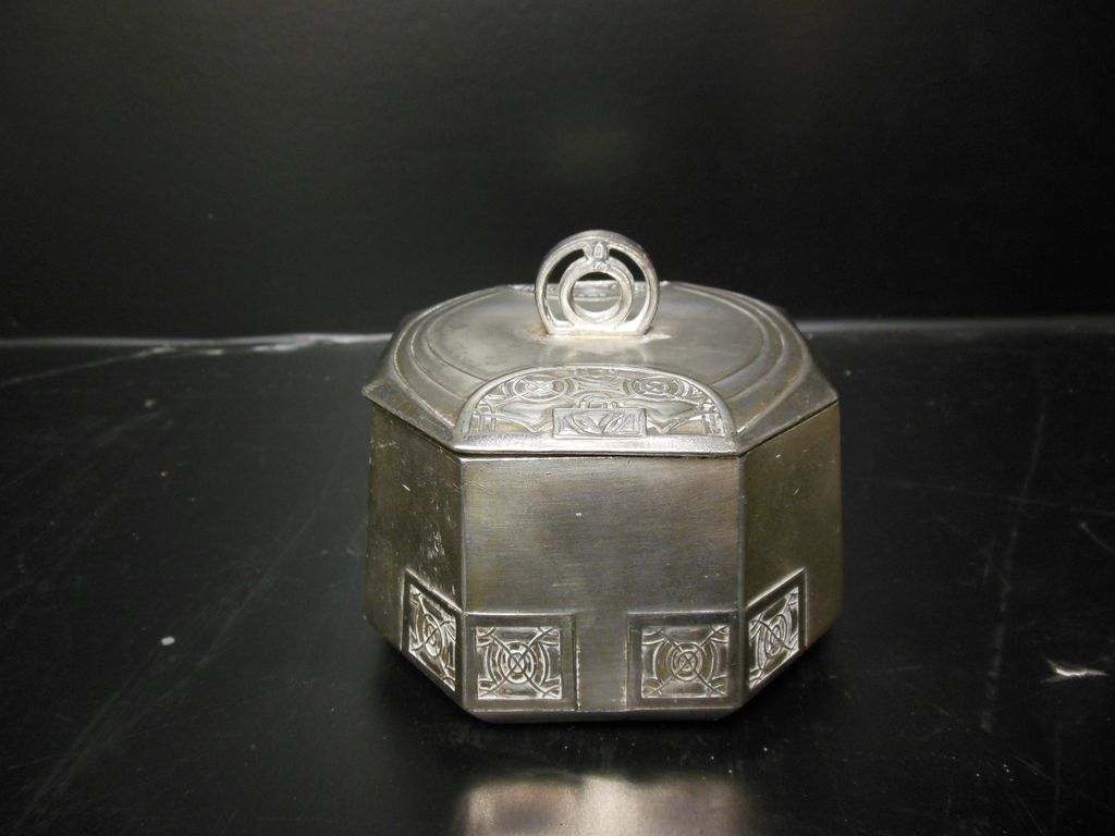 Arts & Crafts Movement Octagonal Metal Box - Austria Arts & Crafts Movement Octagonal Metal Box - Austria