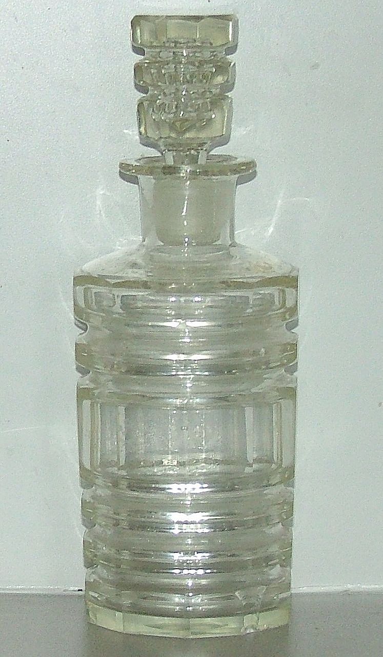 Ten Paneled Blown Glass Cut & Polished Decanter with Matching Stopper ! Ten Paneled Blown Glass Cut & Polished Decanter with Matching Stopper !
