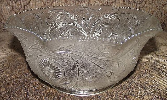 Near Mint EAPG Shade "Bird with Floral Vines" Pattern with 9 Panels Ca. 1900 !!! Near Mint EAPG Shade "Bird with Floral Vines" Pattern with 9 Panels Ca. 1900 !!!