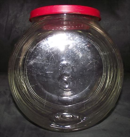 Art Deco "Seller's Jar" complete with Lid for Kitchen Cabinets. Ca. 1930. Art Deco "Seller's Jar" complete with Lid for Kitchen Cabinets. Ca. 1930.