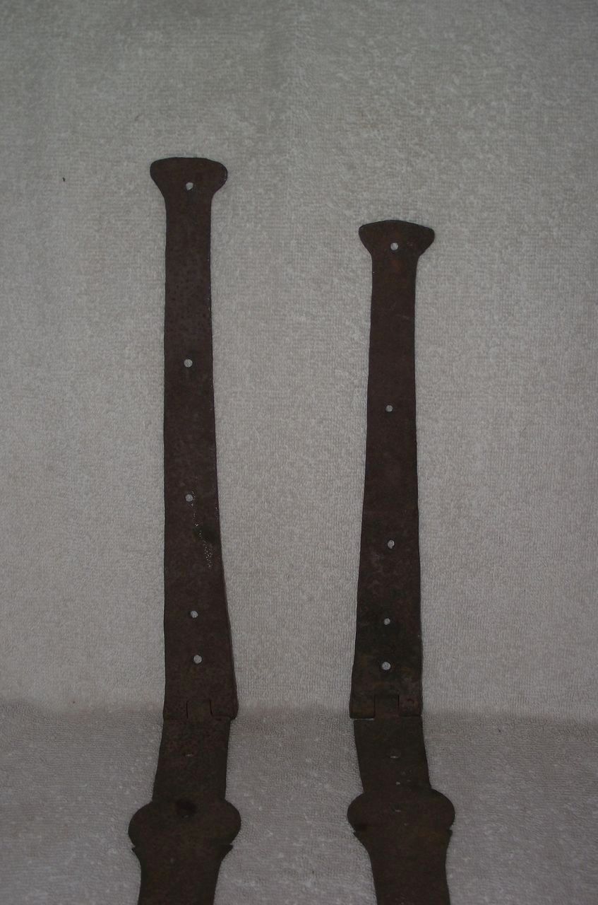 Authentic Wrought Pair of Blanket Chest Strap Hinges with Dutch "Tulip