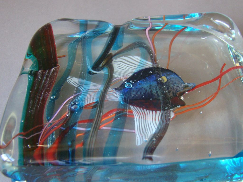 Vintage Murano Venetian Barbini Cenedese Glass Fish Aquarium Block Paperweight Vintage Murano Venetian Barbini Cenedese Glass Fish Aquarium Block Paperweight