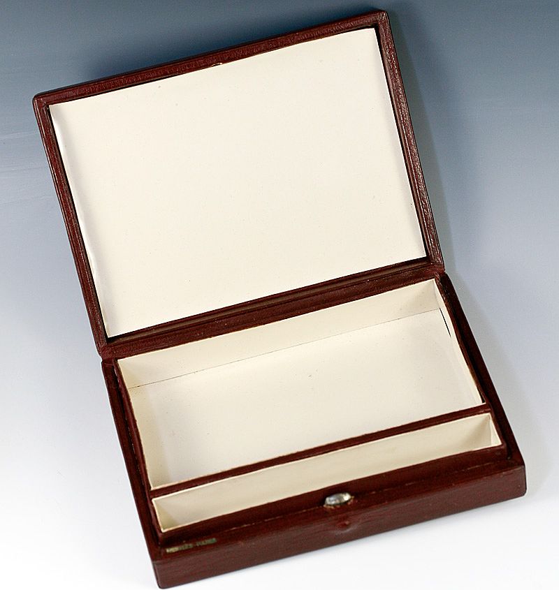 Vintage HERMES Vanity Case, Insert from Trousse de Voyage, Valise - Rouge leather, celluloid, c. 1930-40s Vintage HERMES Vanity Case, Insert from Trousse de Voyage, Valise - Rouge leather, celluloid, c. 1930-40s