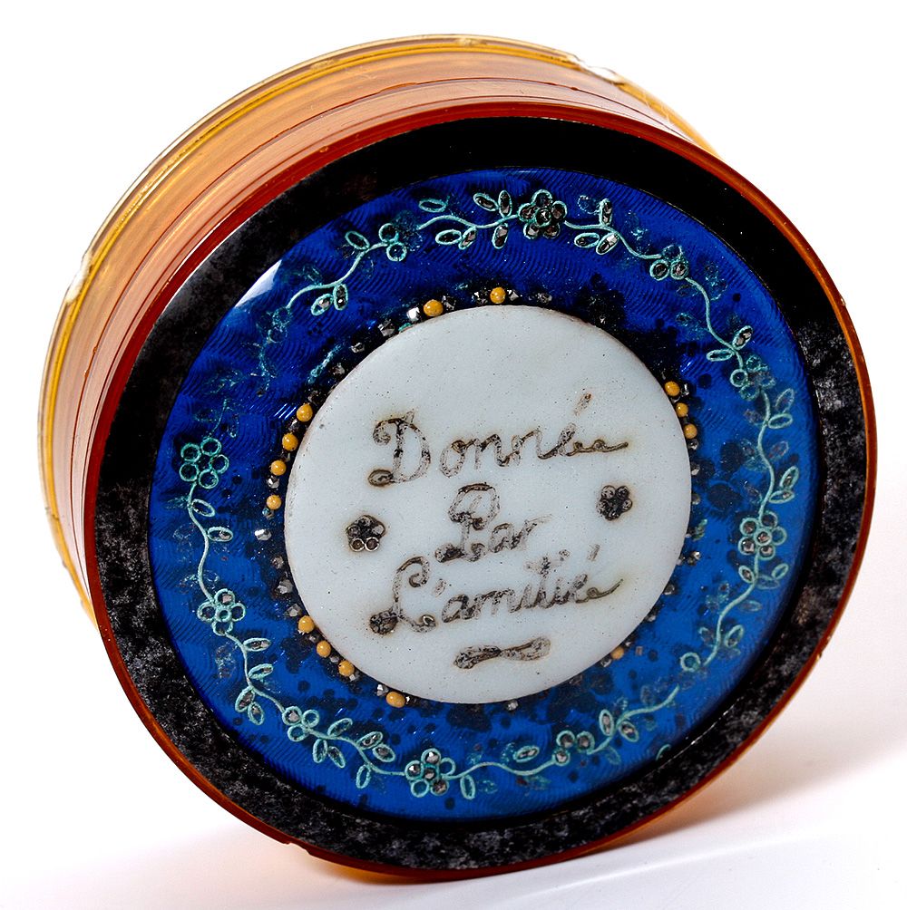 Petit Antique Georgian 1700s French Bonboniere (Bon bon) or Snuff Box, "D'amitie" Petit Antique Georgian 1700s French Bonboniere (Bon bon) or Snuff Box, "D'amitie"