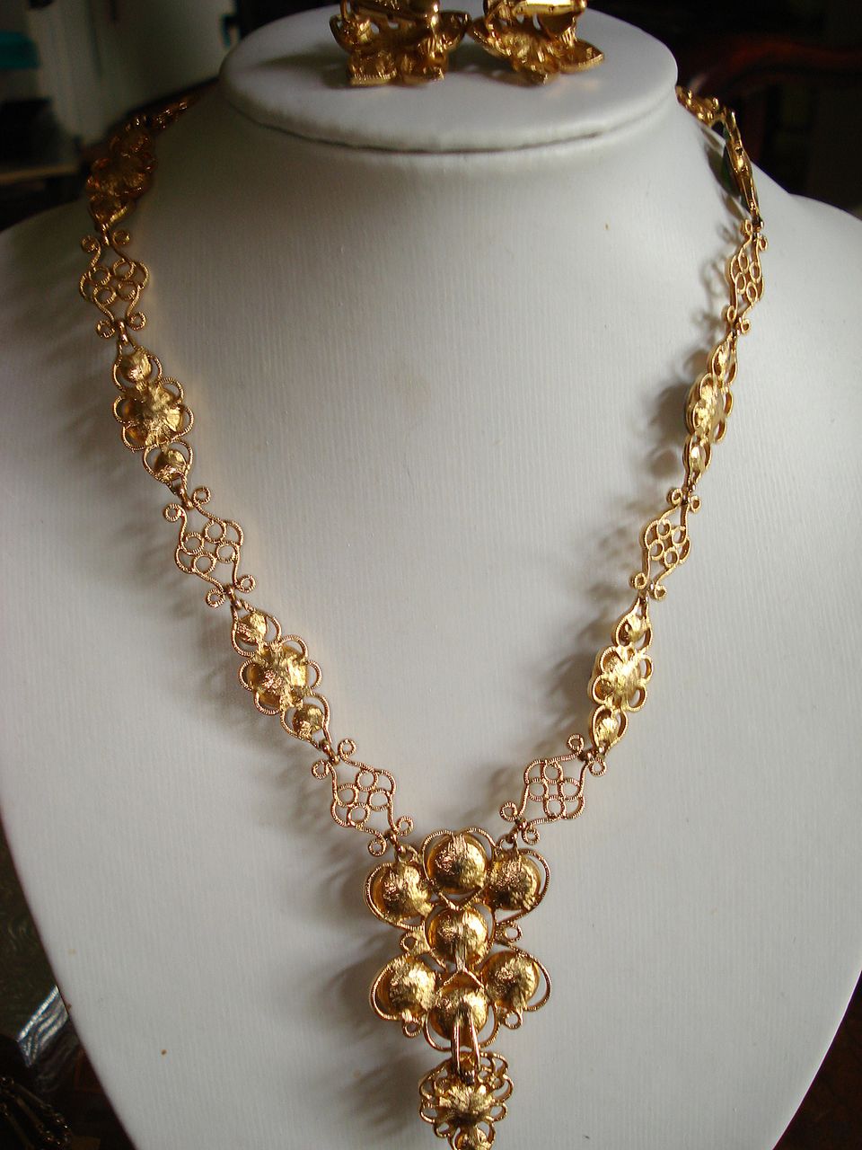 Coro Watermelon Parure Necklace and Earrings Coro Watermelon Parure Necklace and Earrings