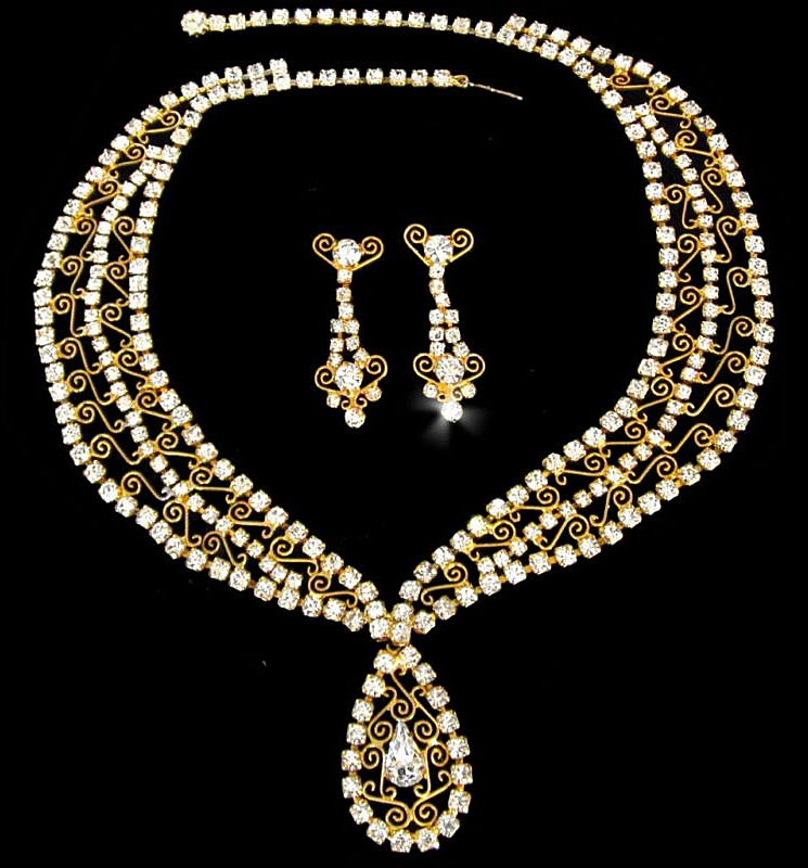 Juliana D&E Filigree Bib Set Juliana D&E Filigree Bib Set