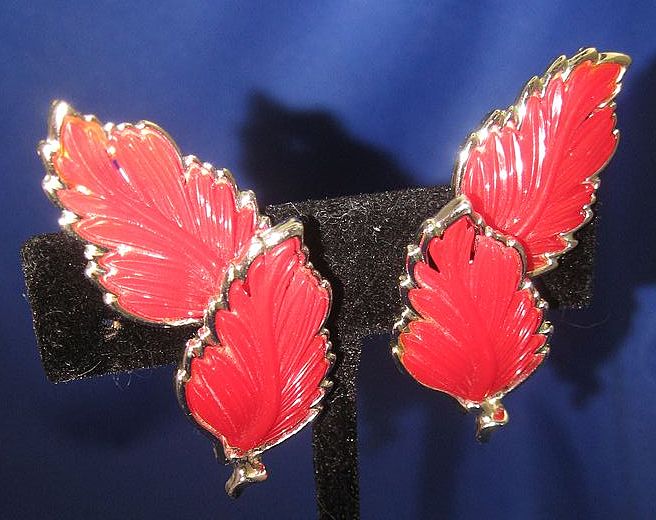Rocking Red Two Leaf Earrings Rocking Red Two Leaf Earrings