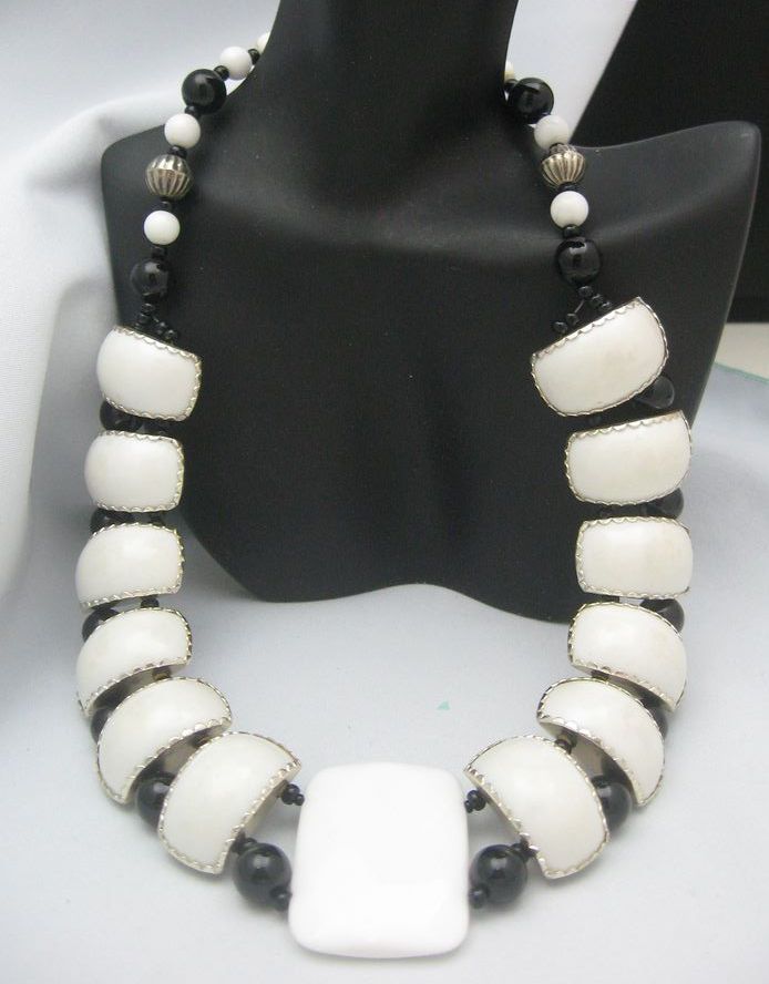 Piano Keys Style Beatlemania Artisan Necklace Piano Keys Style Beatlemania Artisan Necklace
