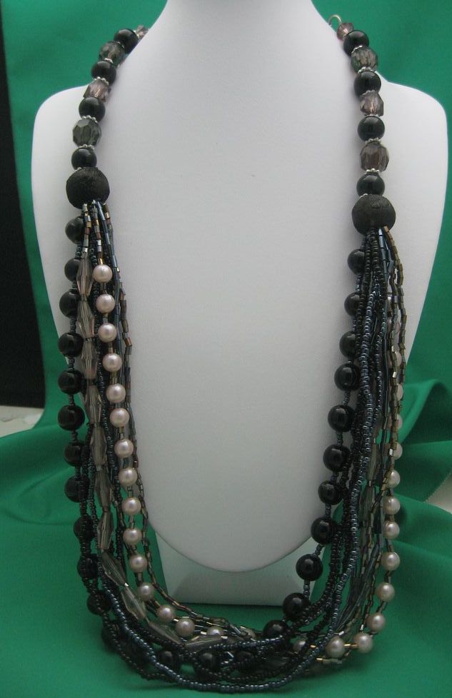 Lacy Black Faux Pearl and Glass Bead Cocktail Necklace Lacy Black Faux Pearl and Glass Bead Cocktail Necklace