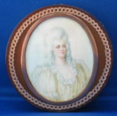RARE Antique Blond Tortoiseshell, Gold, & Ivory Portrait Miniature Snuff Box, French ca. 1860 RARE Antique Blond Tortoiseshell, Gold, & Ivory Portrait Miniature Snuff Box, French ca. 1860