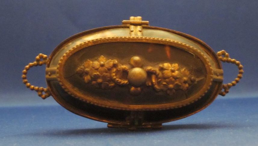 c1800 Palais Royal Tortoiseshell & Ormolu Bronze Dore Sewing Etui Box c1800 Palais Royal Tortoiseshell & Ormolu Bronze Dore Sewing Etui Box