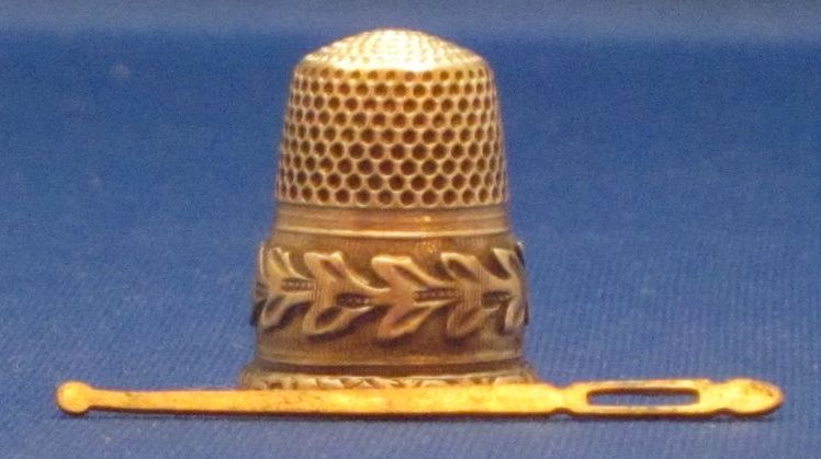c1800 Palais Royal Tortoiseshell & Ormolu Bronze Dore Sewing Etui Box c1800 Palais Royal Tortoiseshell & Ormolu Bronze Dore Sewing Etui Box