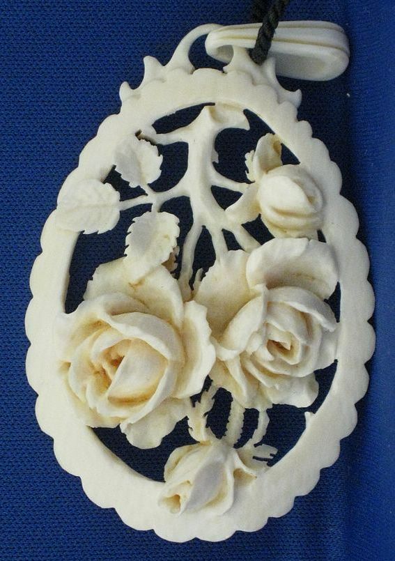 LARGE Antique Carved IVORY ROSES Cameo Pendant Necklace LARGE Antique Carved IVORY ROSES Cameo Pendant Necklace