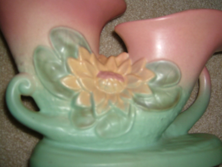 Hull Water Lily Double Cornucopia Vase Hull Water Lily Double Cornucopia Vase
