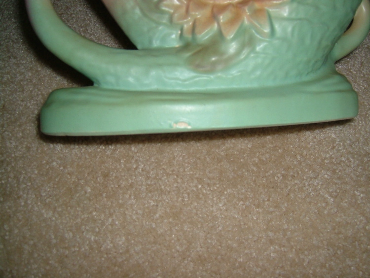 Hull Water Lily Double Cornucopia Vase Hull Water Lily Double Cornucopia Vase
