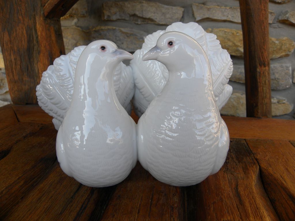 Llardo Doves Figurine Llardo Doves Figurine