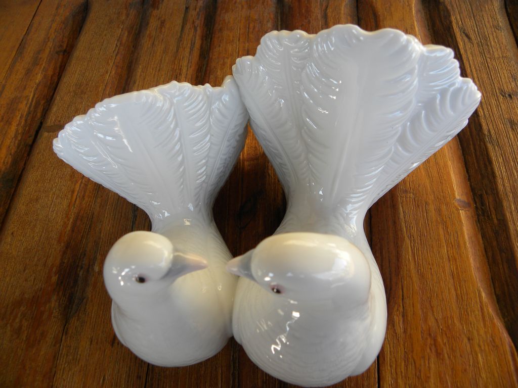 Llardo Doves Figurine Llardo Doves Figurine