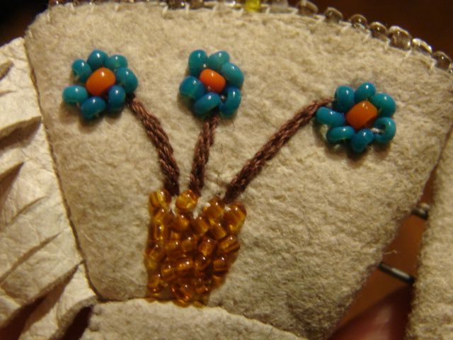 Heirloom Pair Native American Miniature Beaded Gauntlets Gloves Leather Rare Free Shipping Heirloom Pair Native American Miniature Beaded Gauntlets Gloves Leather Rare Free Shipping