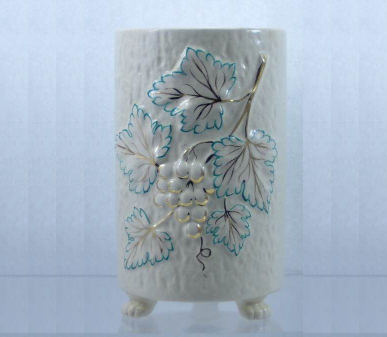 Avalon Faience Albino Majolica Vase Chesapeake Pottery D. F. Haynes American Pottery c.1885 Avalon Faience Albino Majolica Vase Chesapeake Pottery D. F. Haynes American Pottery c.1885
