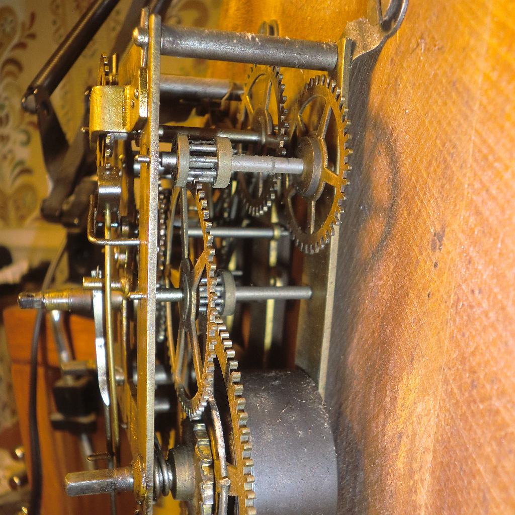 Welch Italian Rosewood Parlor Clock 8 Day Chime 1875 19" H Welch Italian Rosewood Parlor Clock 8 Day Chime 1875 19" H